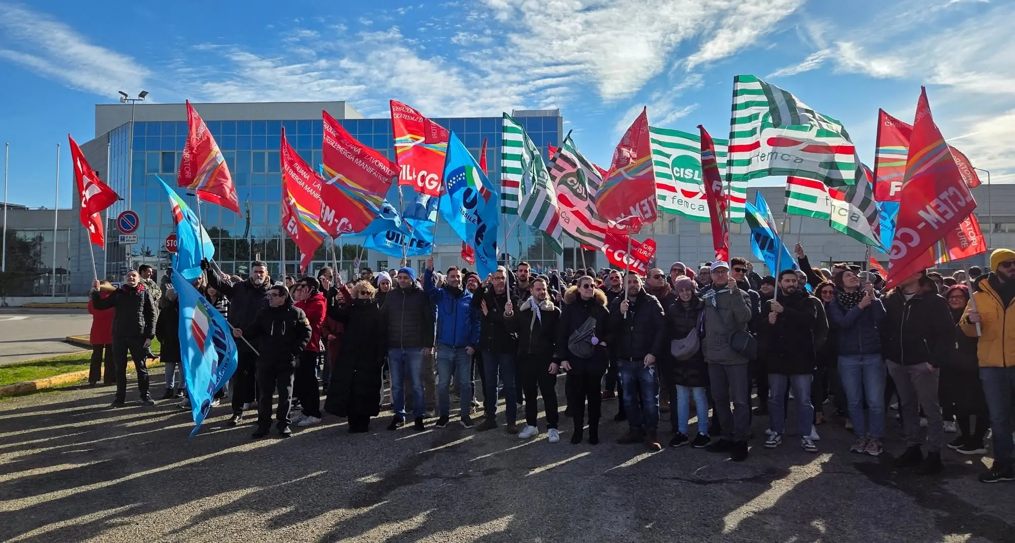 Gambro Dasco, cessione e piano industriale: restano i dubbi
