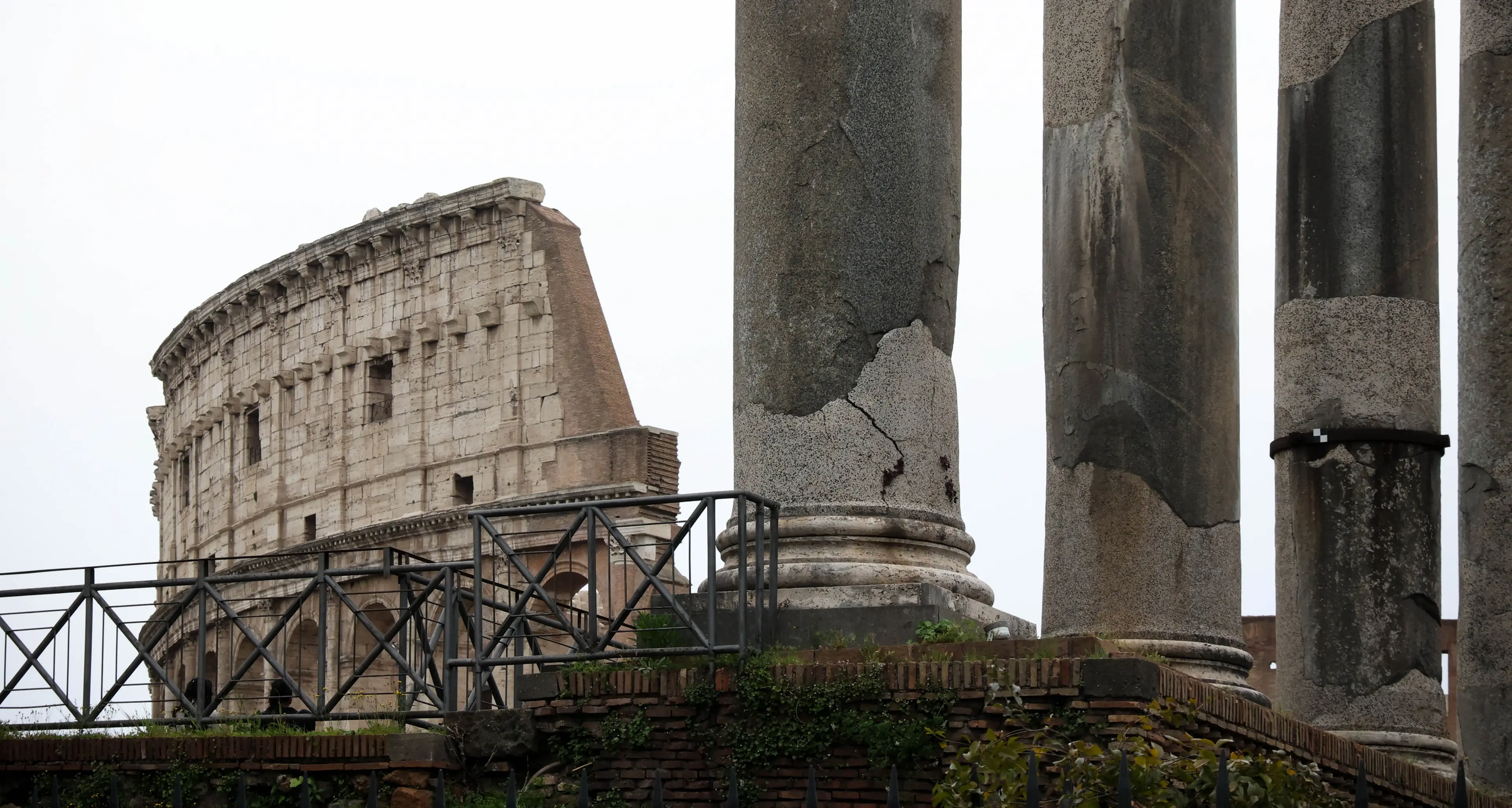 Colosseo, stop all’edilizia acrobatica e ai subappalti
