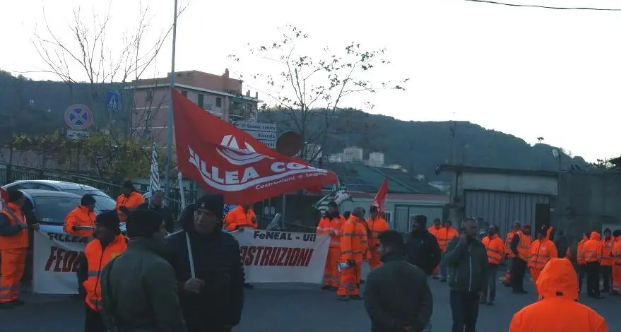 Genova: in piazza i lavoratori edili del Nodo ferroviario