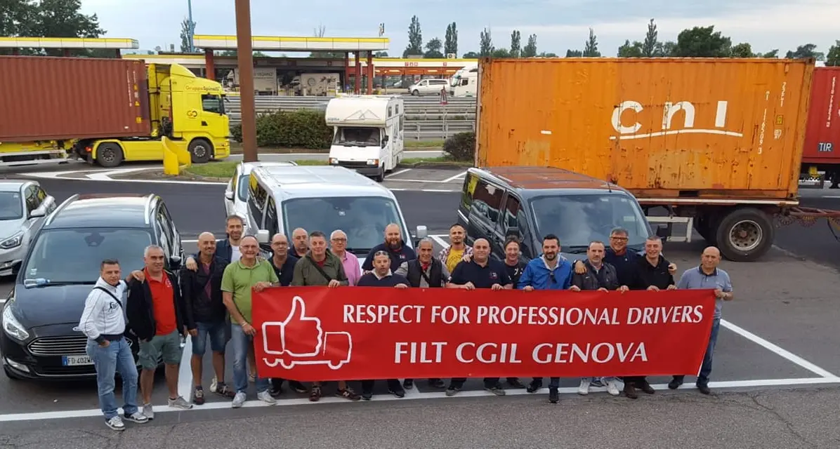 No a orari più lunghi, protesta europea dei camionisti