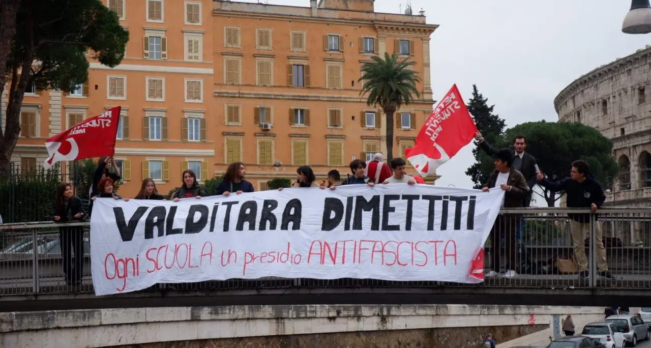Fascismo, gli studenti protestano a Roma
