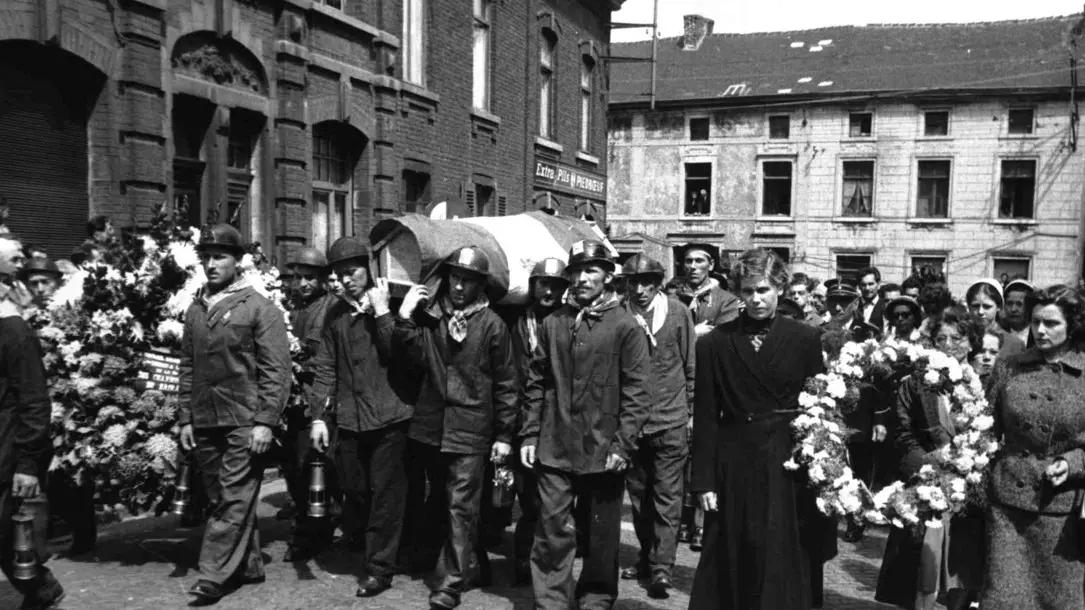 I funerali delle vittime di Marcinelle