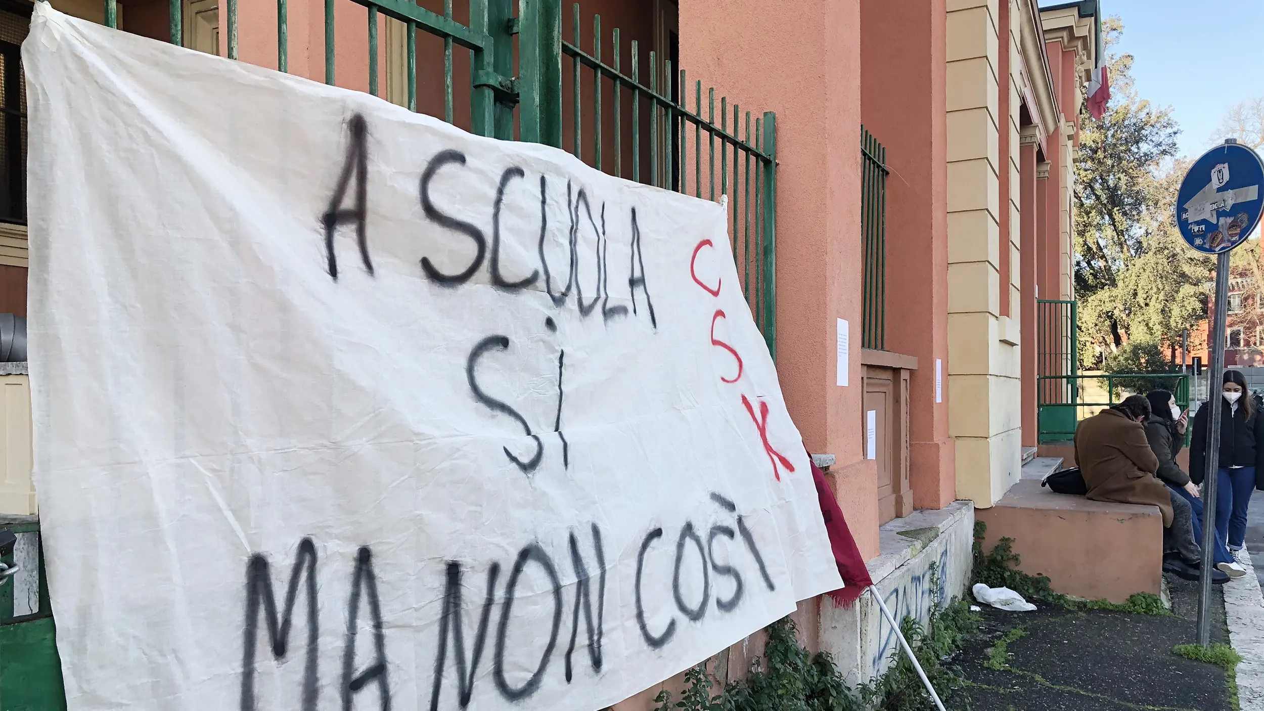 I ragazzi del Kant: «A scuola sì, ma non così»