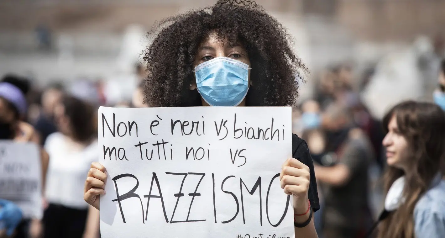 Migliaia di giovani in piazza a Roma per «Black lives matter»