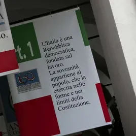 Articolo 1, attacco alla Costituzione