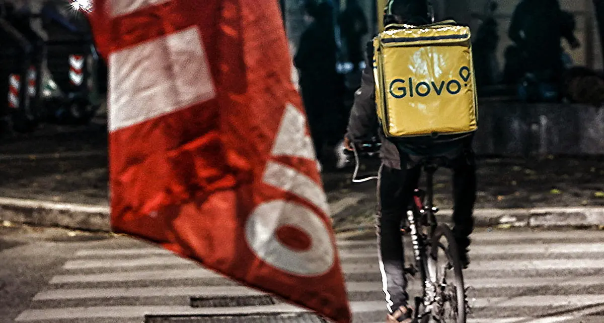 Rider Glovo in sciopero: compensi tagliati e condizioni inaccettabili