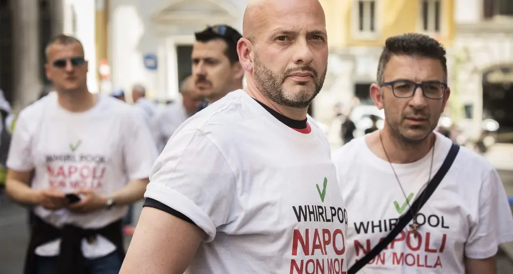 Whirlpool: Fiom, dalla Svizzera un «pacco» per i lavoratori napoletani