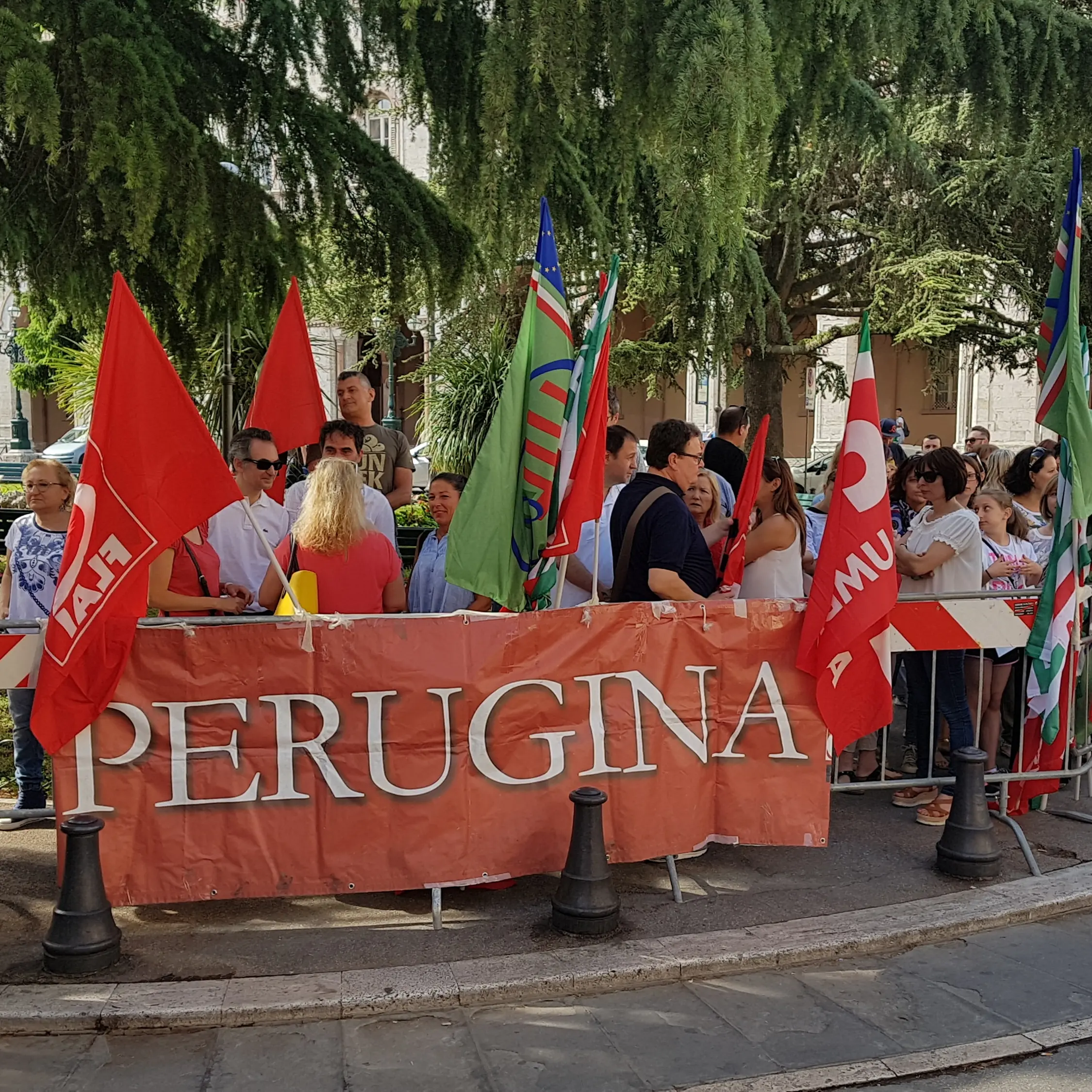 Perugina, lavoratori e sindacati: «Serve una mobilitazione generale»