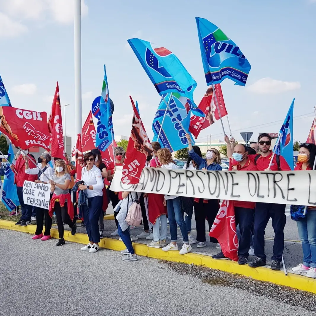 Conad di Portogruaro, l'azienda sostituisce i lavoratori in sciopero