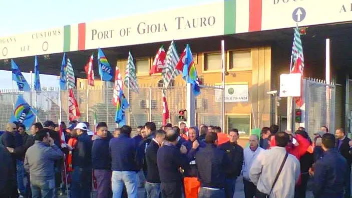 fotografia di Cgil Piana di Gioia Tauro, pagina Facebook