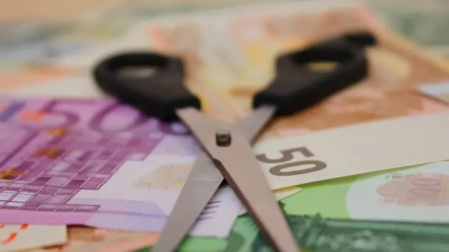 Scuola, sanità, welfare: il governo taglia tutto