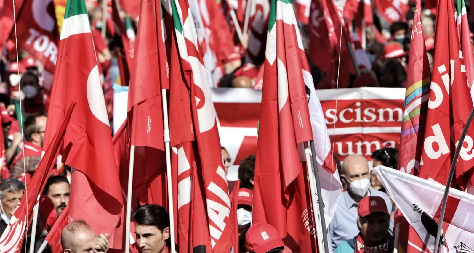 Dal Friuli alla Sicilia, le altre piazze della protesta dei sindacati