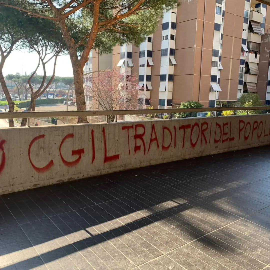 A Roma l'ennesimo atto vandalico contro una Camera del Lavoro