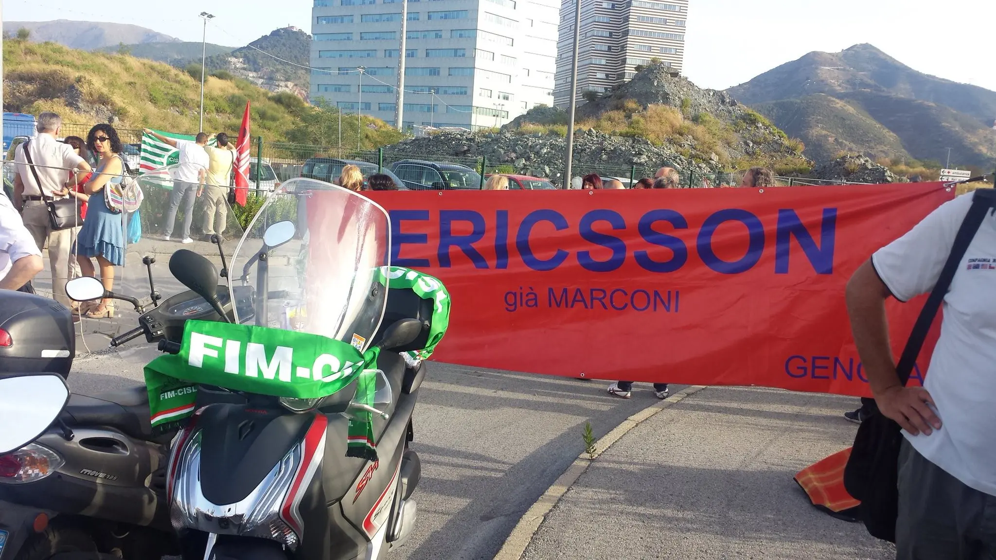 sciopero Ericsson a Genova (foto da twitter)