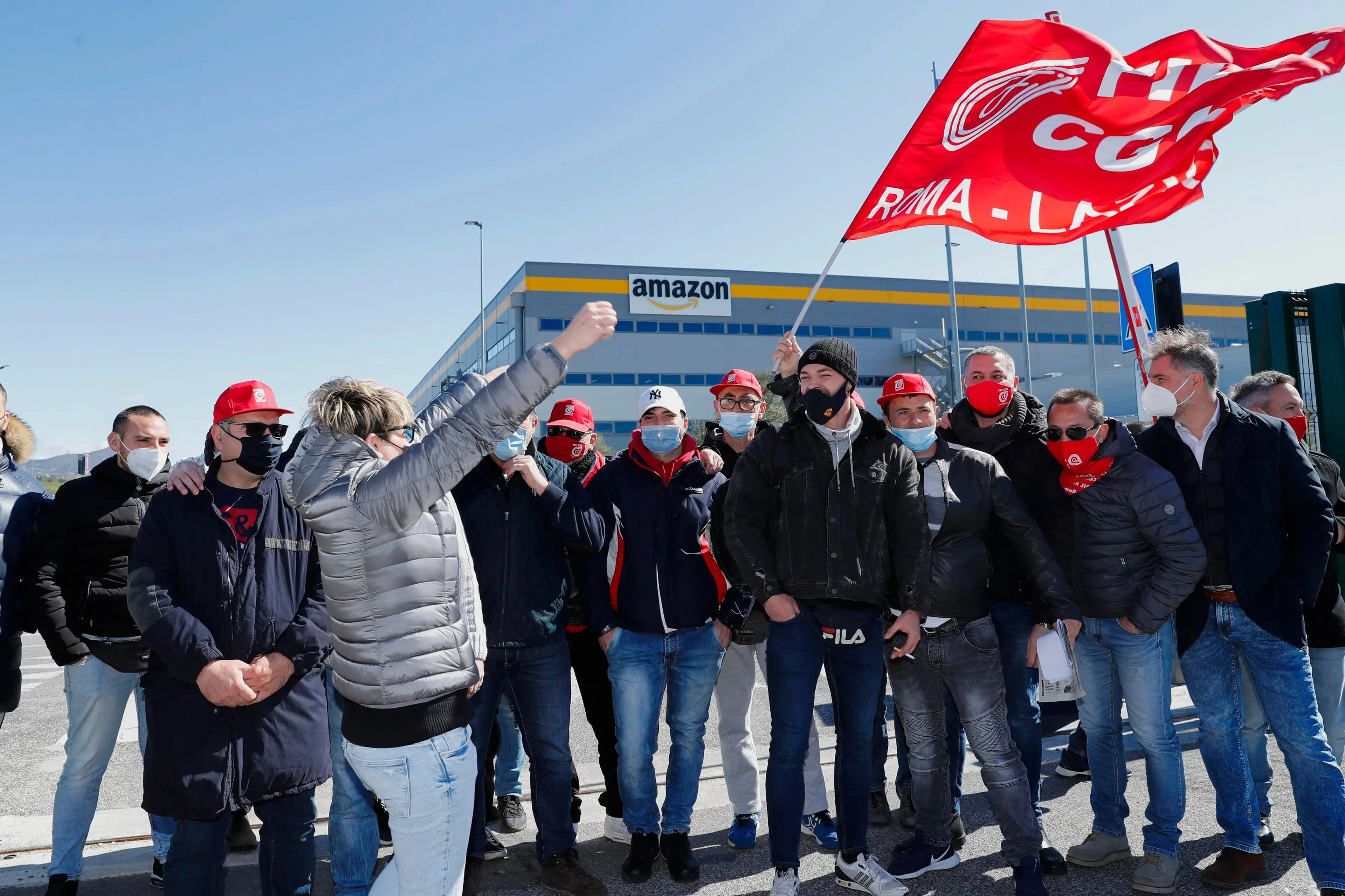 Passo Corese (Rieti), 22 marzo, 2021 : Presidio di fronte lo stabilimento di Passo Corese durante lo sciopero generale dei lavoratori Amazon. Foto di Remo Casilli/Sintesi