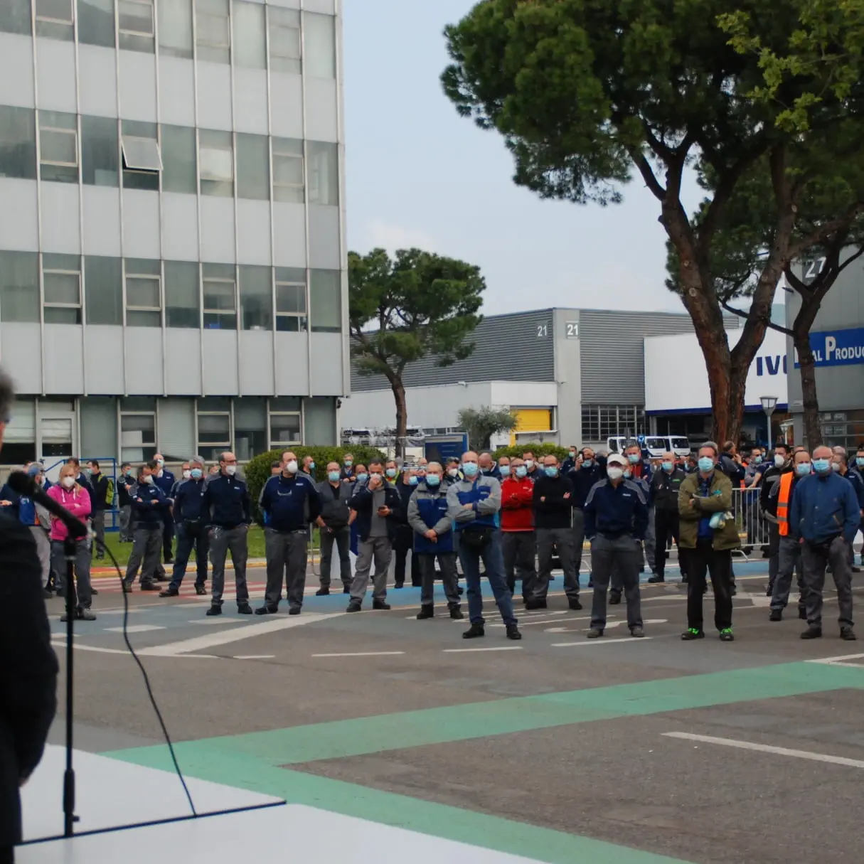 Brescia, provocazione fascista contro la sede Cgil di Orzinuovi