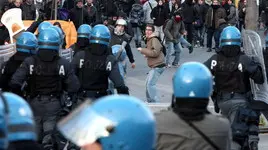 Universit\\u00E0, scontri a Roma (foto Maria Novella De Luca)
