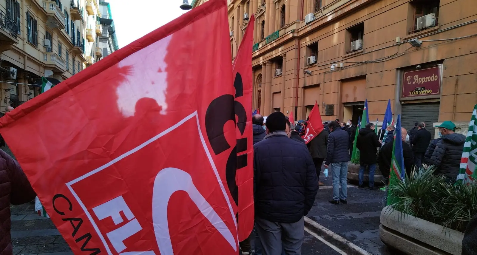 A Napoli la protesta dei forestali campani continua