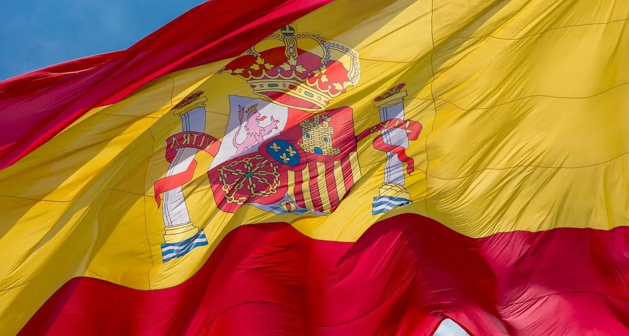 Spagna, se le destre avanzano