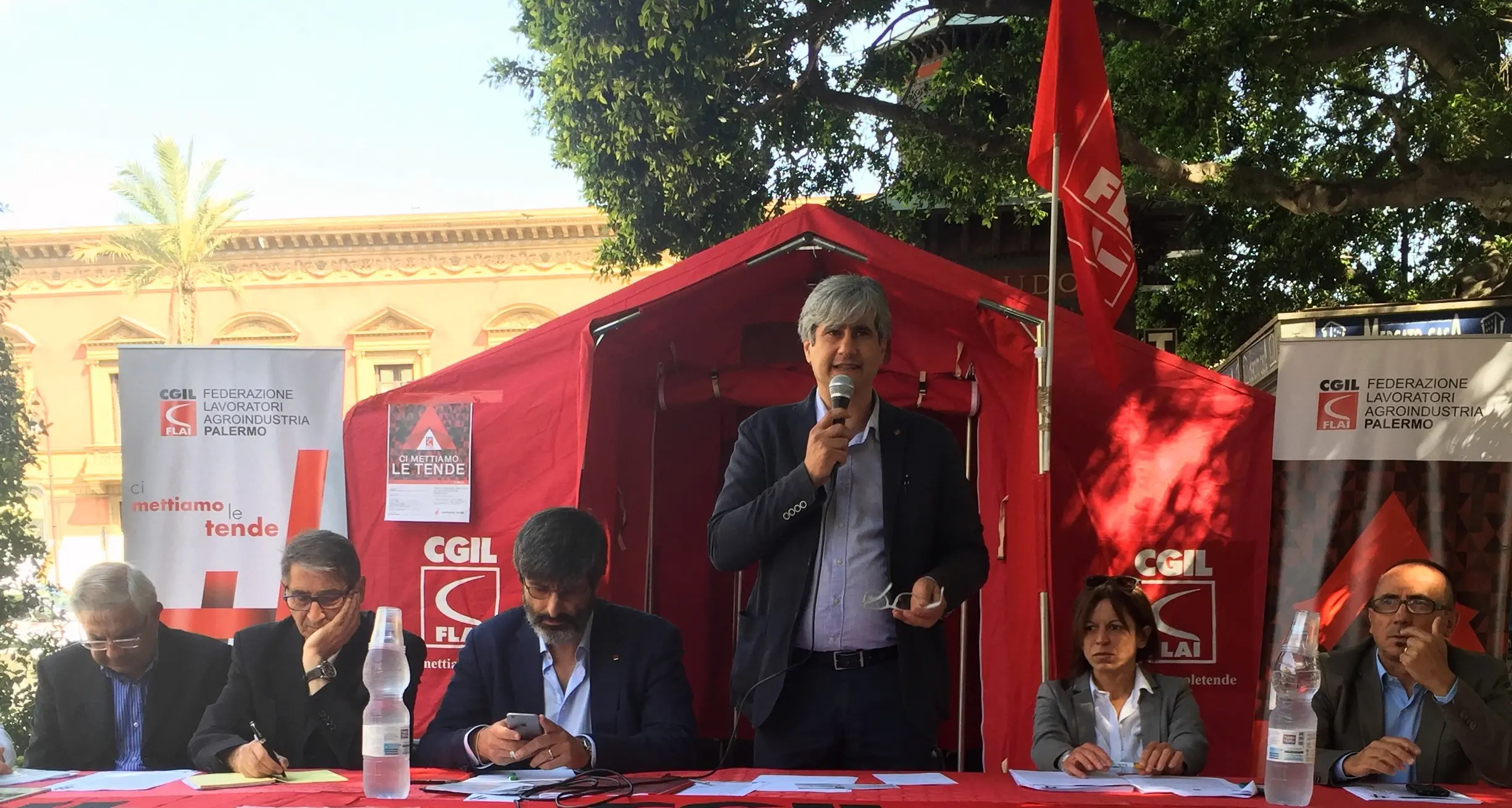 «Tenda Rossa» a Palermo, continua il viaggio della Flai