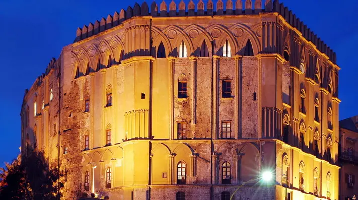 Palazzo dei Normanni, sede della Regione (foto Vincenzo Cutitta / Sintesi)