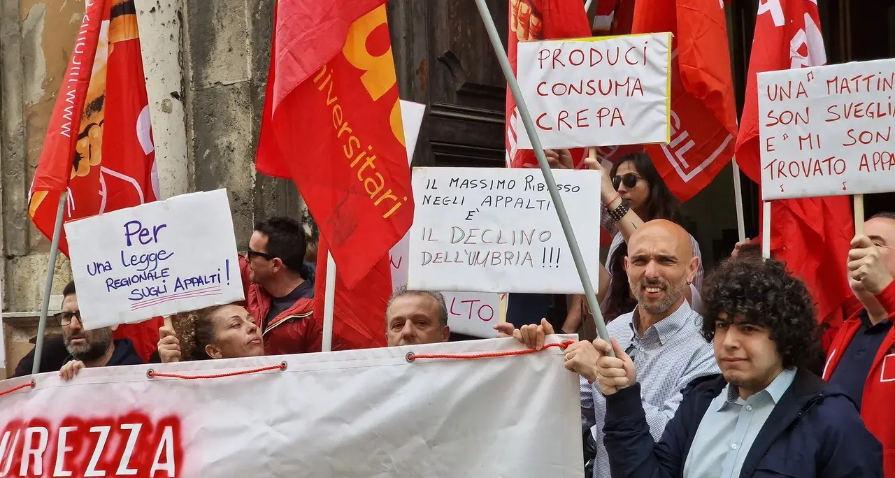 Umbria, in sanità a 5 euro l’ora: protesta dei lavoratori del trasporto sanitario