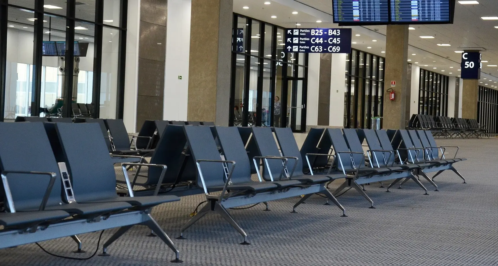 Trasporto aereo, scioperi rinviati al 26 febbraio