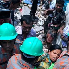 Bangladesh, incendio in fabbrica. Almeno 52 morti