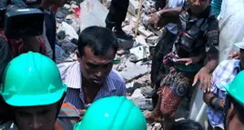 Bangladesh, incendio in fabbrica. Almeno 52 morti