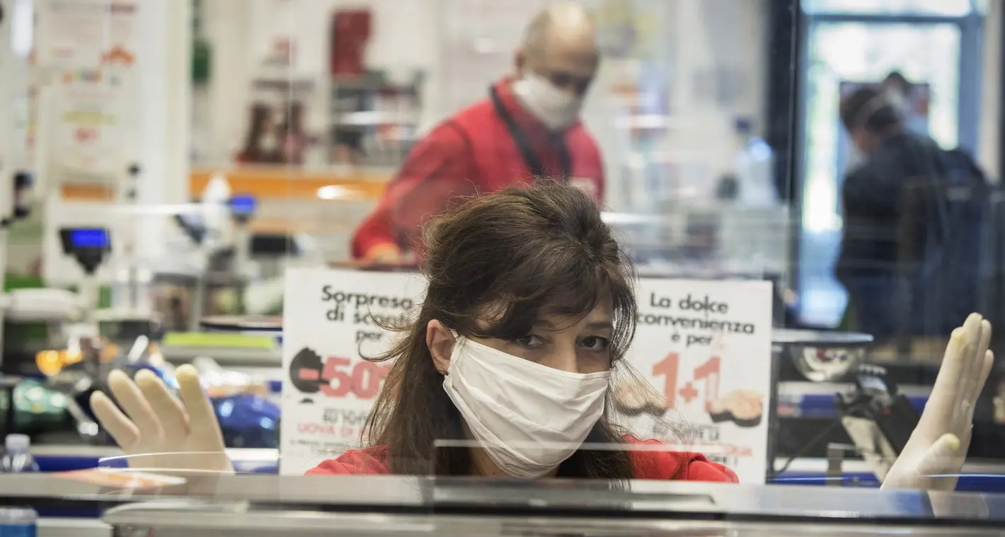 Filcams, Fisascat, Uiltucs Emilia-Romagna sui vaccini: per un turismo in sicurezza non dimenticate i commessi dei supermercati.