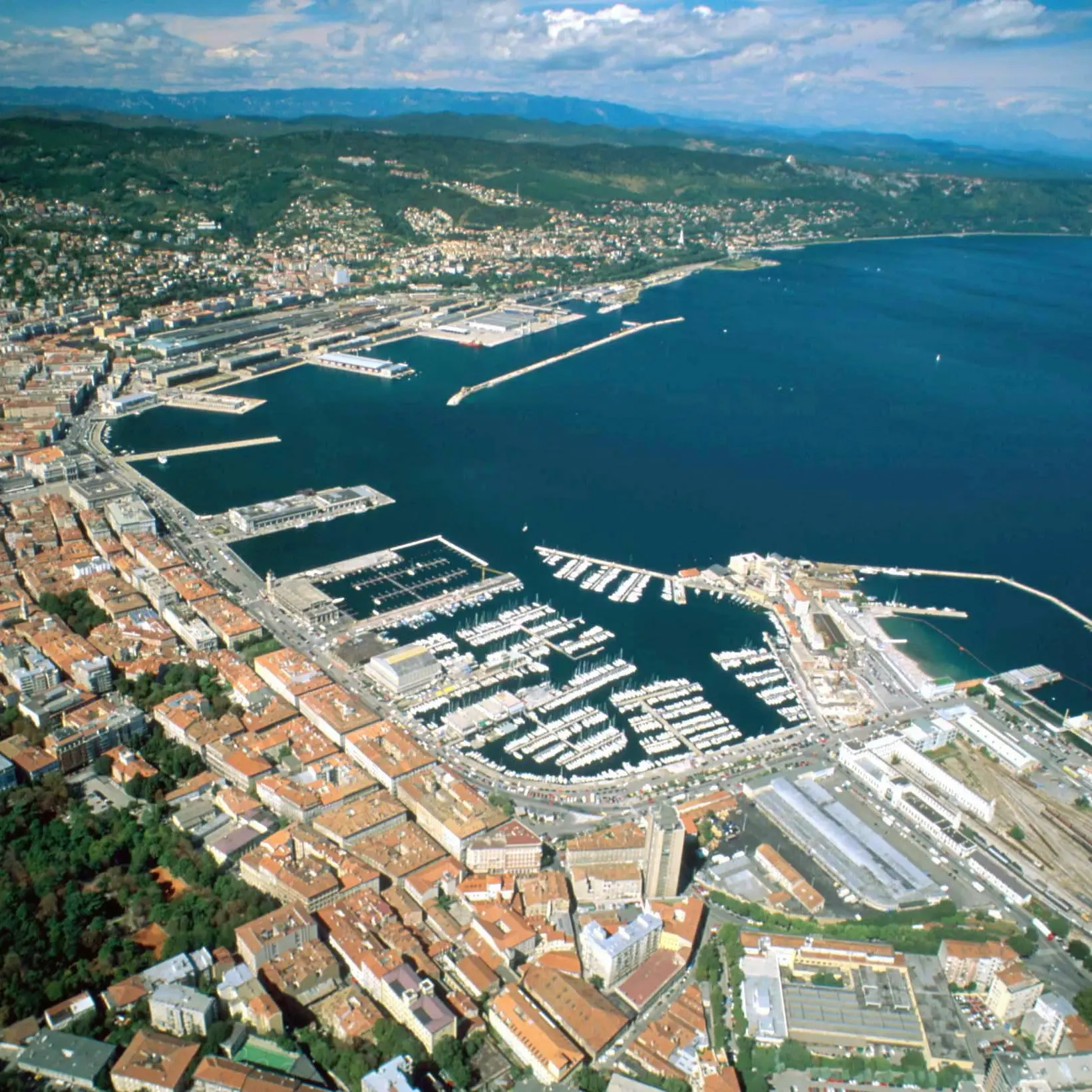Porto di Trieste, Cgil Cisl Uil: la maggioranza non sia ostaggio di una minoranza