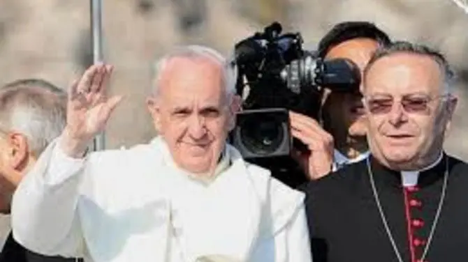 Il Papa a Lampedusa: \"Basta morti in mare\"