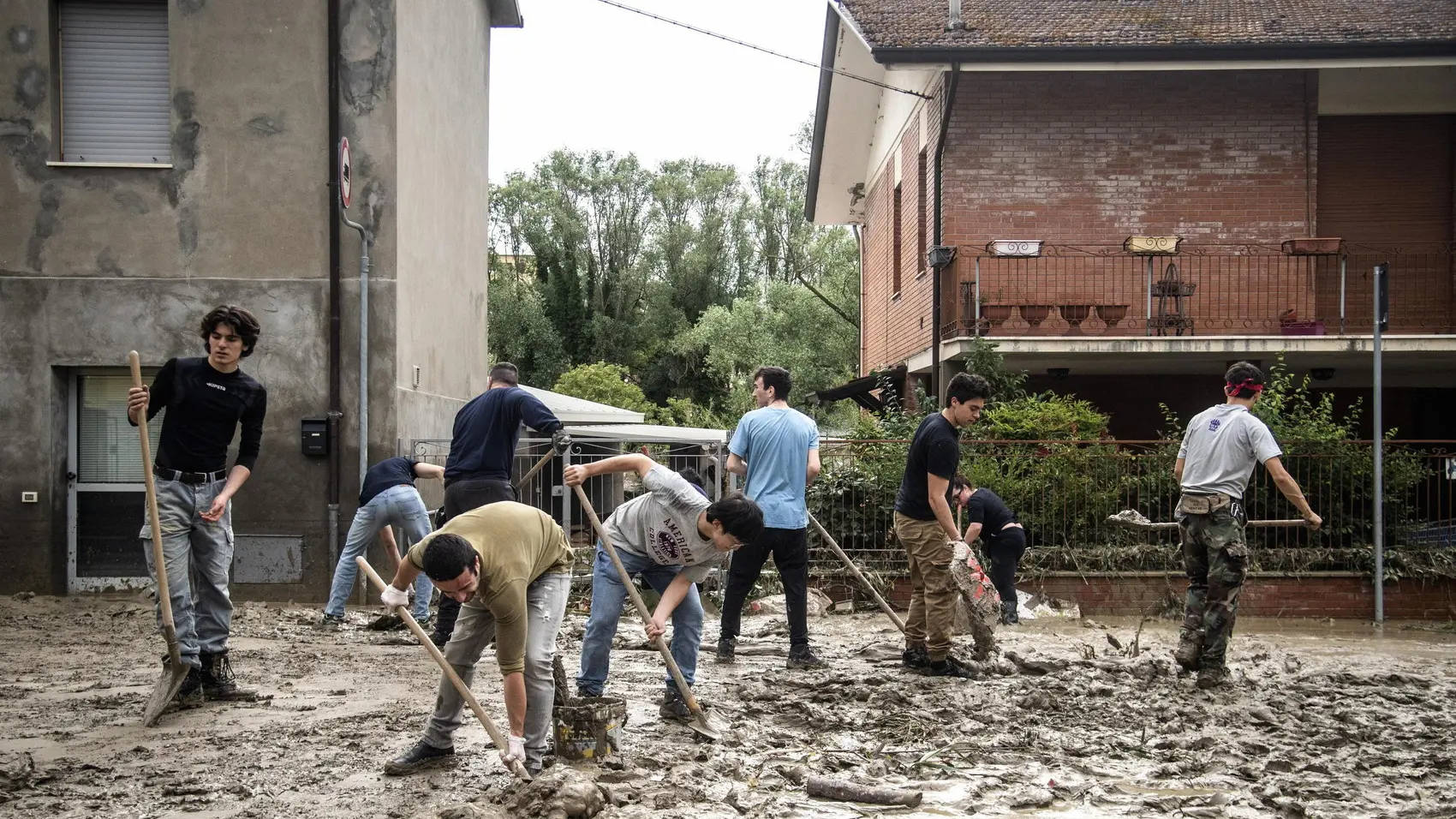 Sindacati e Confindustria: un'ora di lavoro per le vittime dell'alluvione