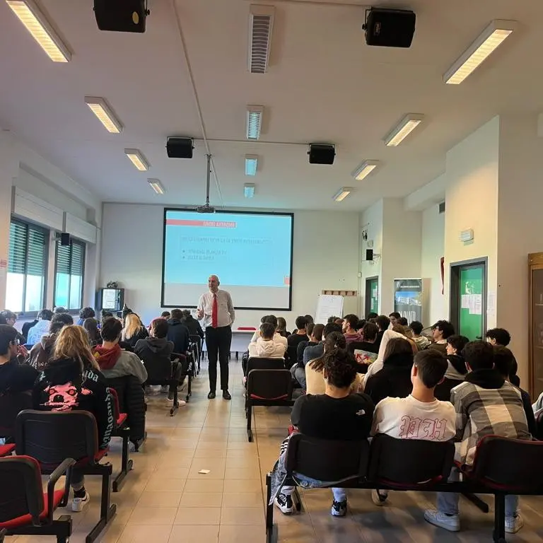 La Cgil nelle scuole di La Spezia per parlare di lavoro