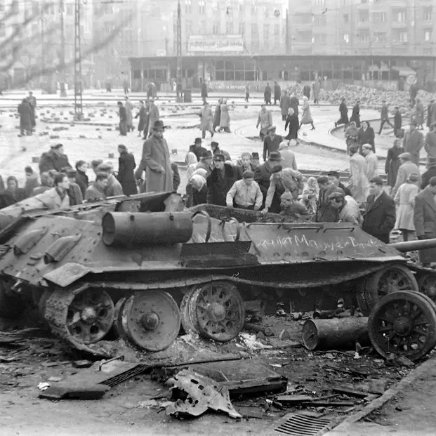 1956: dopo la repressione sovietica in Ungheria, i contrasti e le rotture all'interno del Pci