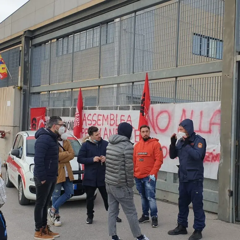 Maddaloni, Logista annuncia la chiusura del magazzino. Cento persone a casa