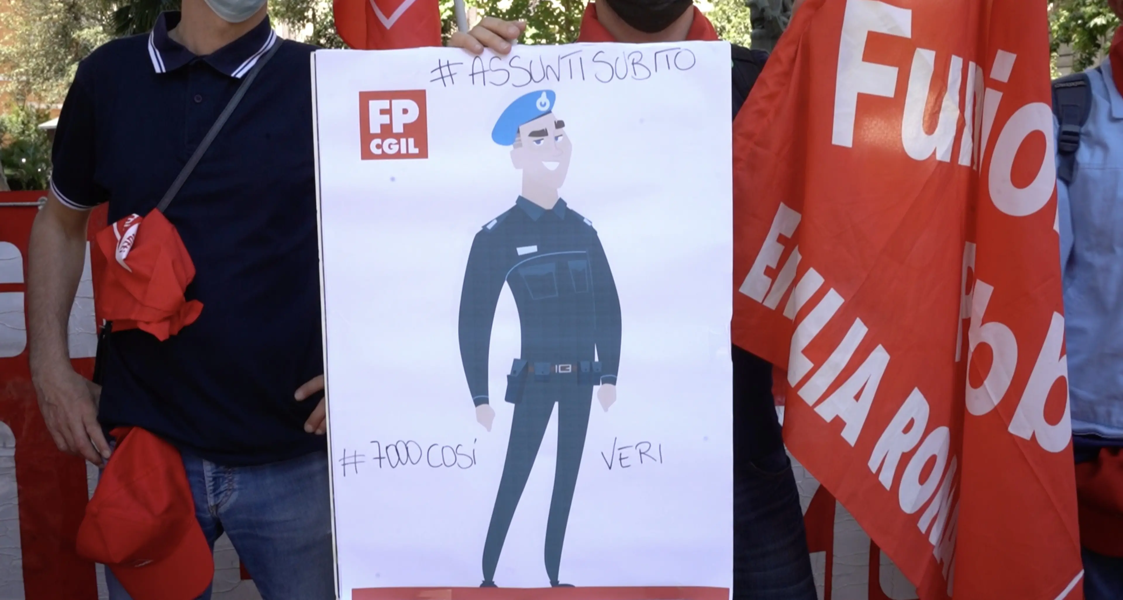 Il grido della polizia penitenziaria: «Vogliamo dignità»