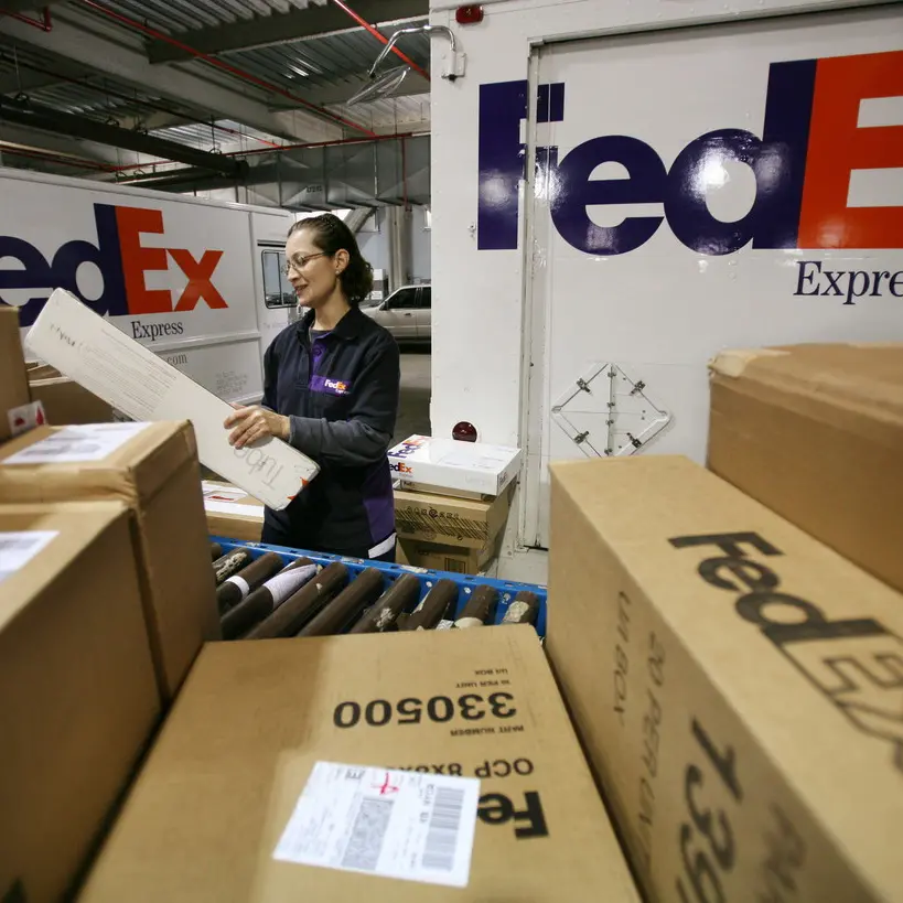 FedEx, un «pacco» ai lavoratori