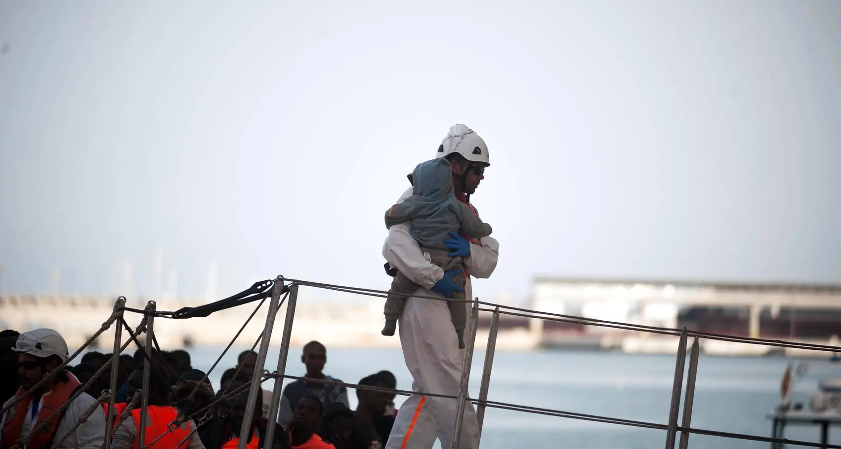 Stato d'emergenza sui migranti «sproporzionato e inutile»