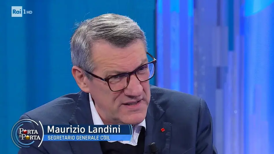 Intervista a Maurizio Landini a 'Porta a Porta' su Rai1 - \"Toglie il reddito di cittadinanza e reintroduce i voucher, questa Manovra non serve al Paese\"