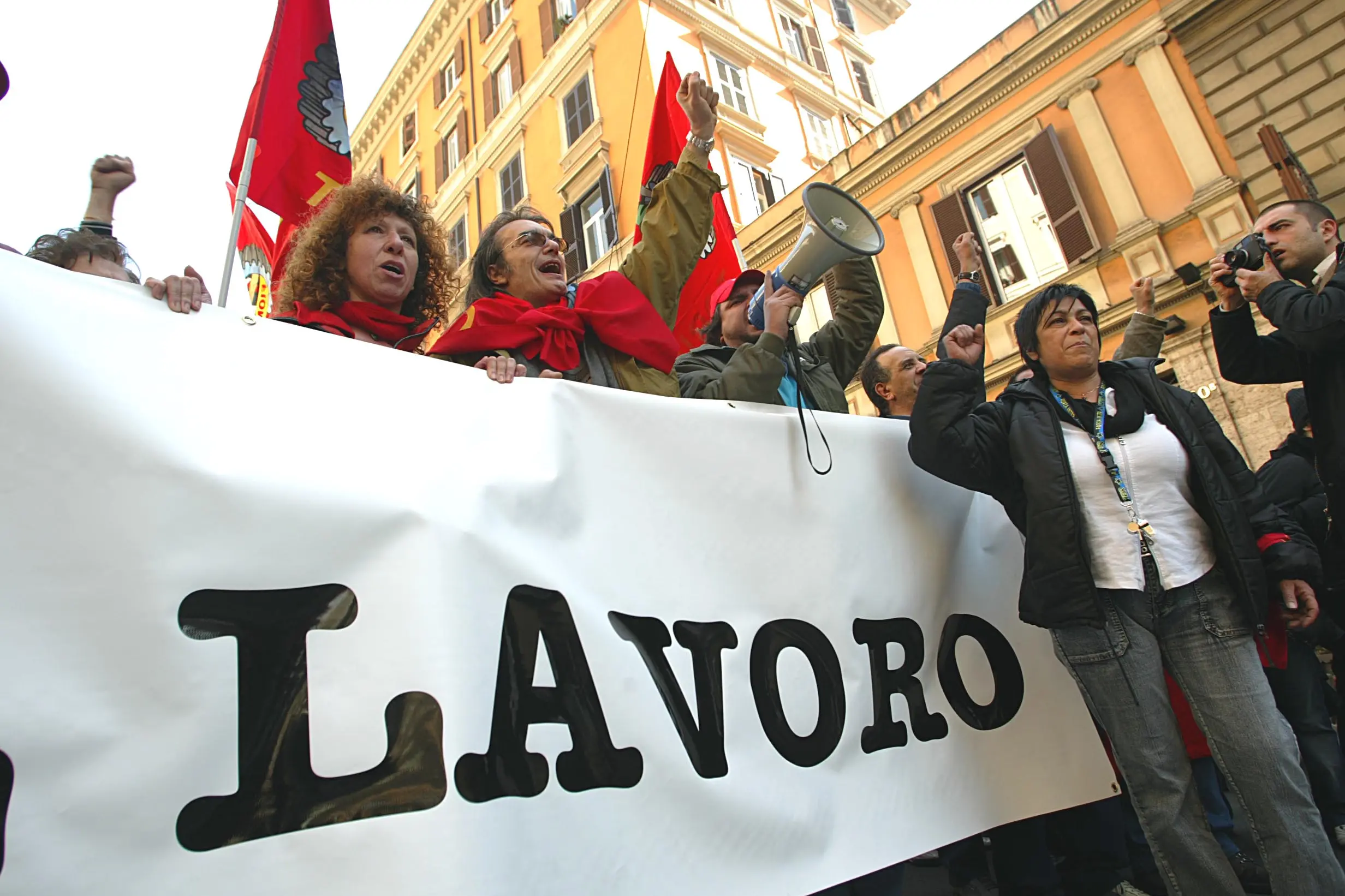 ROMA 11/03/2005 : MANIFESTAZIONE DI TUTTI GLI STABILIMENTI FIAT PER IL RILANCIO DELL' INDUSTRIA TORINESE FOTO DI © ANTONELLO NUSCA/AG.SINTESI