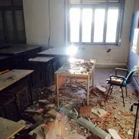 Salerno, crolla il soffitto di una scuola