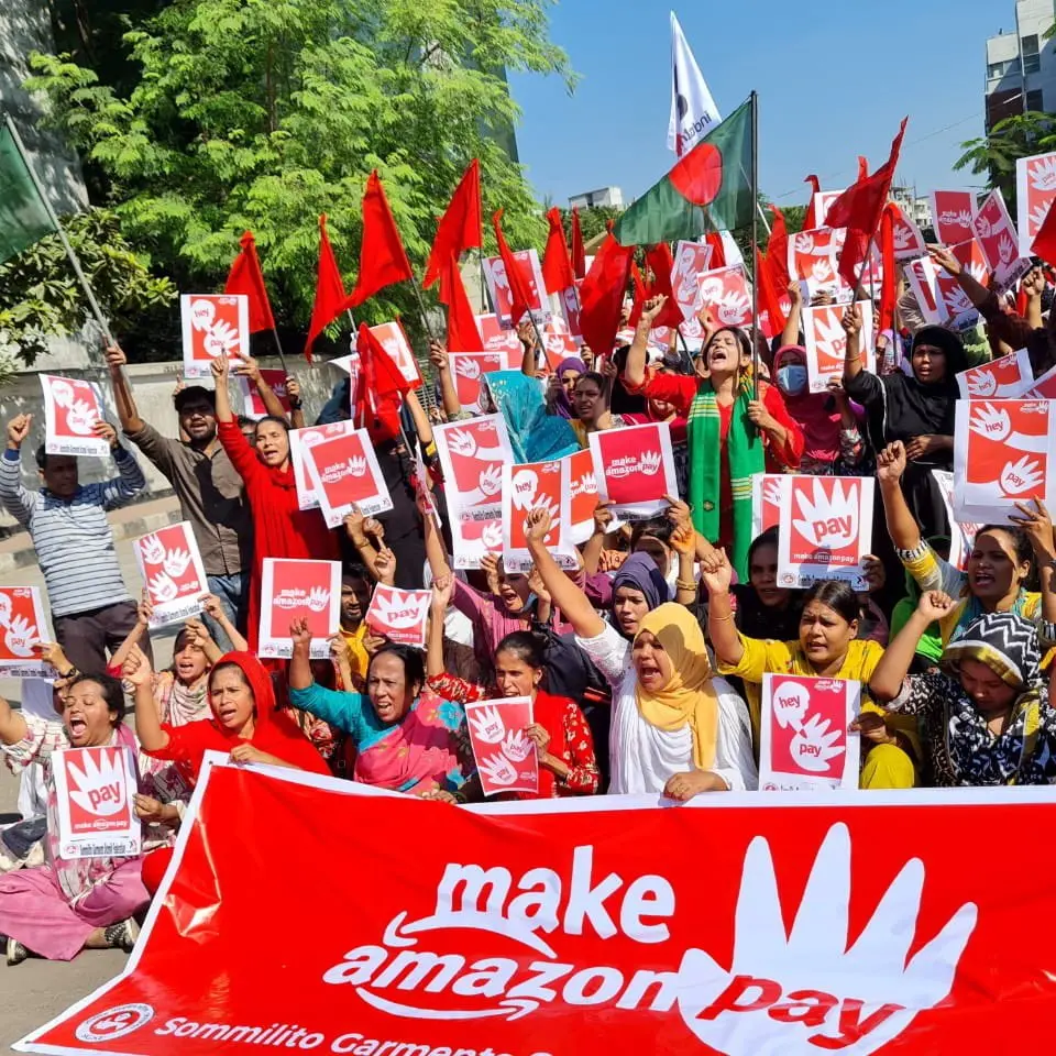Il giorno delle proteste in tutto il mondo. «Amazon deve pagare»