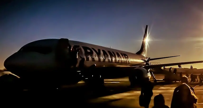 Ryanair annuncia 1.500 esuberi tra piloti ed equipaggio