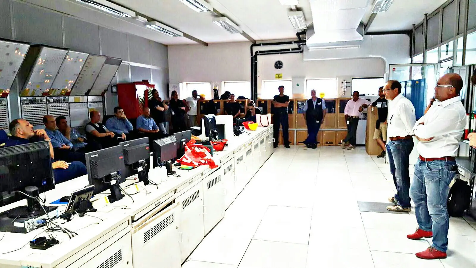 Lavoratori Trinseo in assemblea (foto Cgil Livorno)