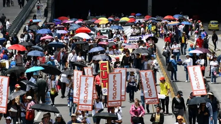 Una protesta del sindacato colombiano Fecode (foto Ituc.org)