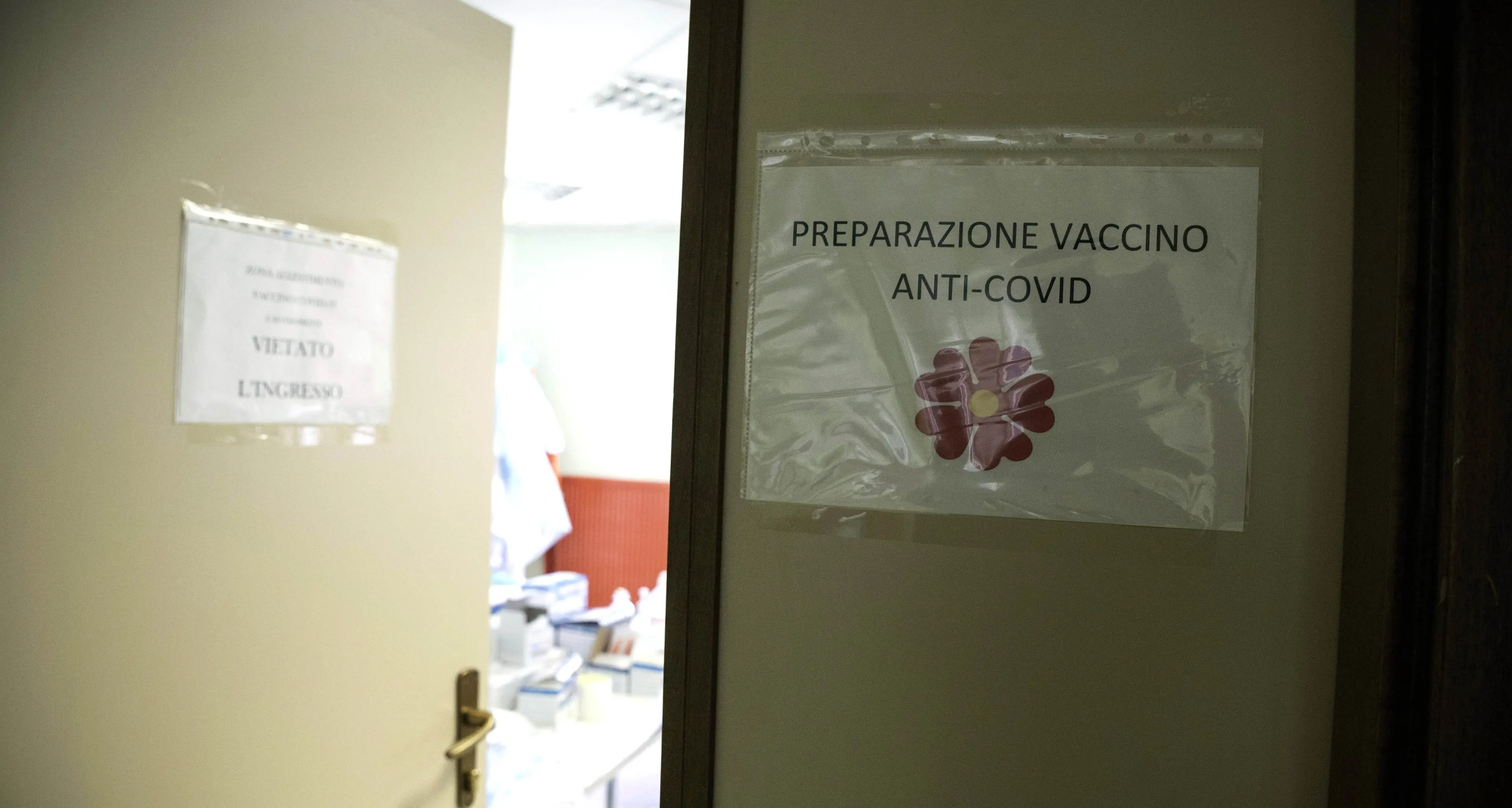 L'Italia crede (e spera) nel vaccino