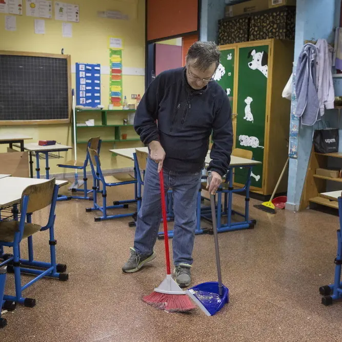 Firenze, il 18 marzo presidio degli appalti pulizie scuole