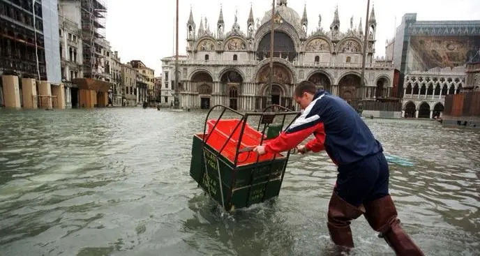 Venezia affonda nella precarietà