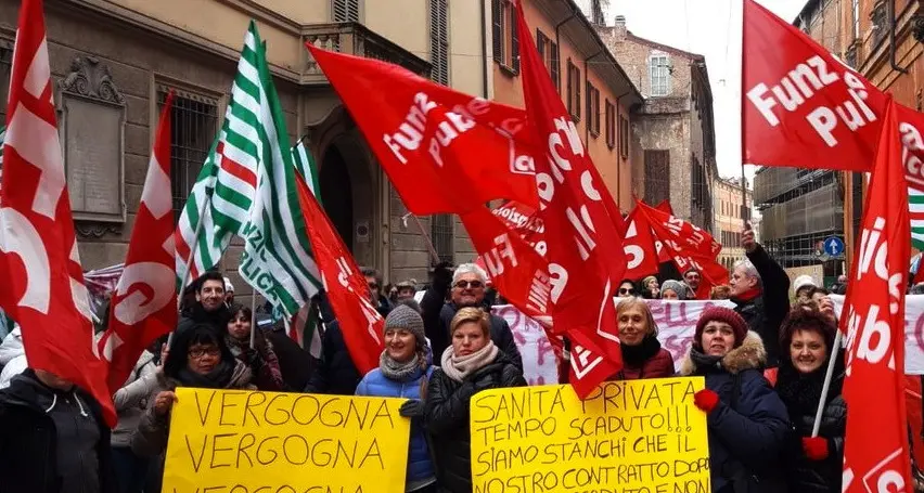 Dilaga la protesta della sanità privata, sit-in a Napoli